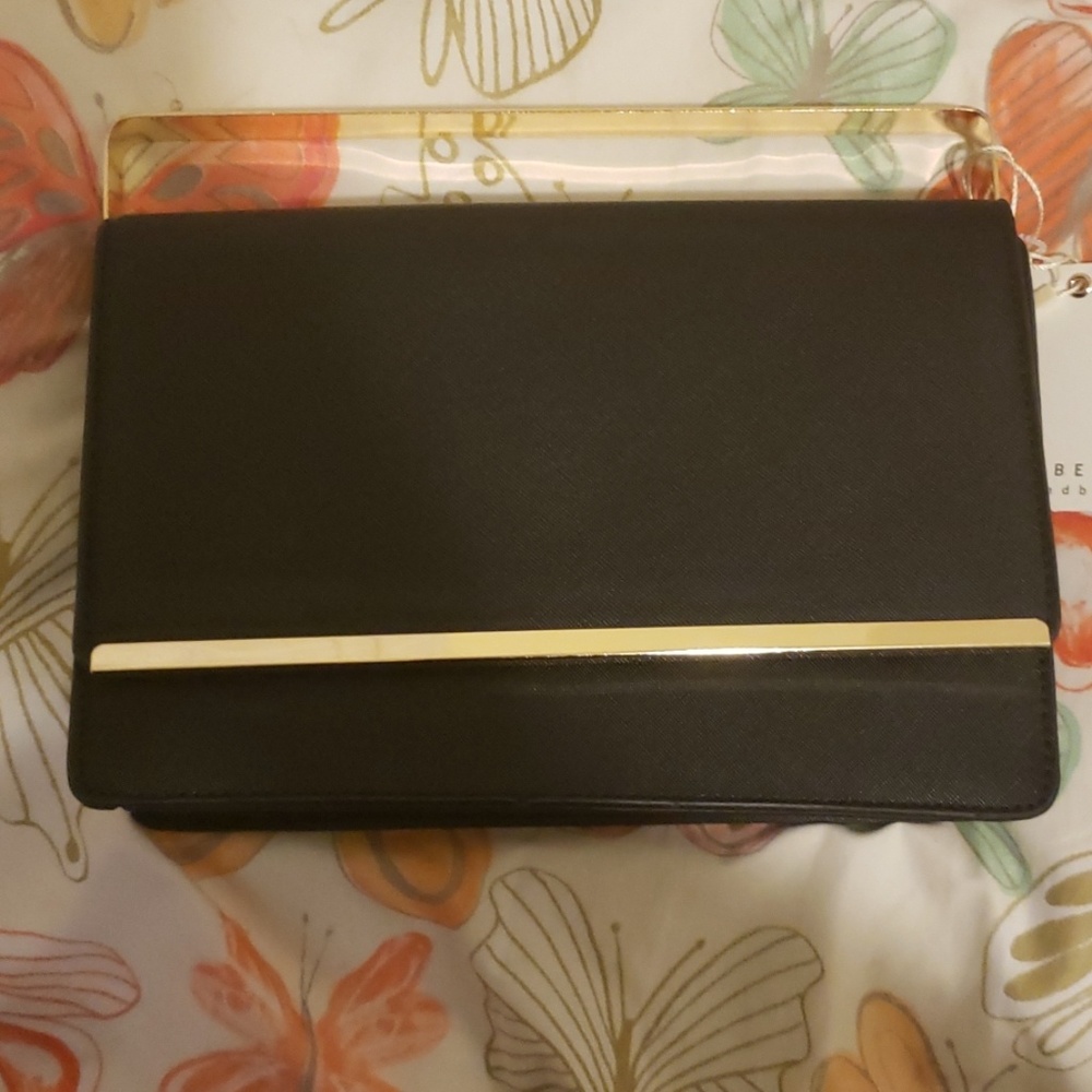 Black clutch